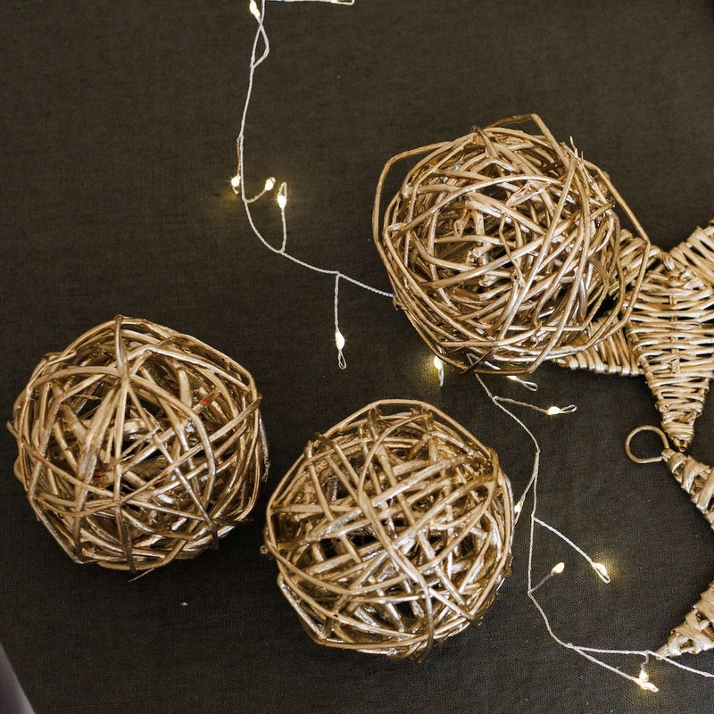 Boules de noël en osier dorée x5