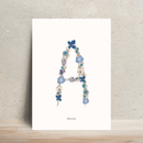 Affiche A4 herbier lettre en fleurs séchées bleues, typographie florale - Flowrette