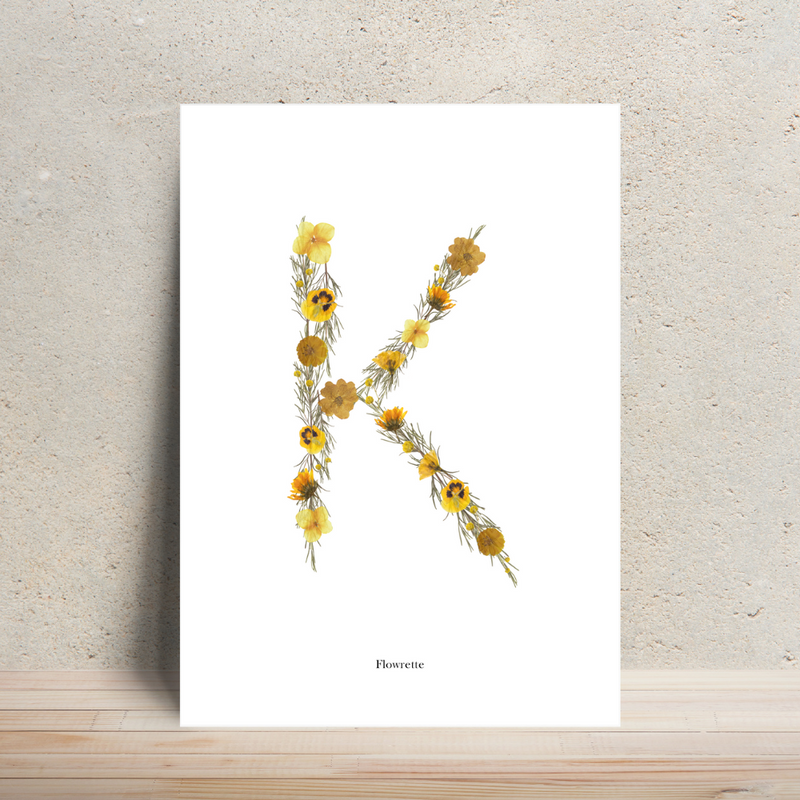 Affiche A4 herbier lettre jaune, composition florale pressée - Flowrette