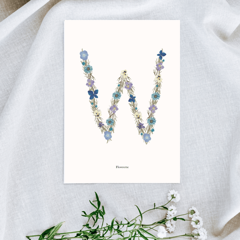petite-affiche-herbier-lettre-flowrette-bleue