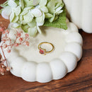 Bague Capucine en acier inoxydable plaqué or, avec des fleurs séchées, bijou floral artisanal élégant - Flowrette
