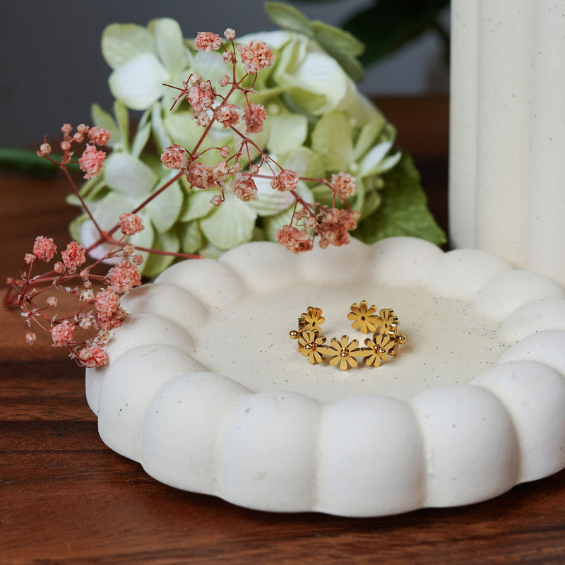 Bague Marguerite en acier inoxydable plaqué or, bijou floral artisanal élégant - Flowrette