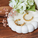 Boucles d'oreilles Marguerite en acier inoxydable plaqué or, bijou floral artisanal élégant - Flowrette