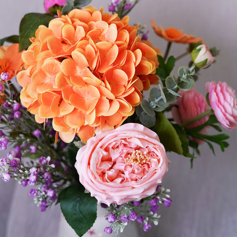 Bouquet de fleurs artificielles Adèle, vue rapprochée des textures florales - Flowrette