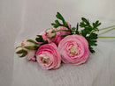 Renoncule rose poudré artificielle, vue de profil sur tige verte - Flowrette