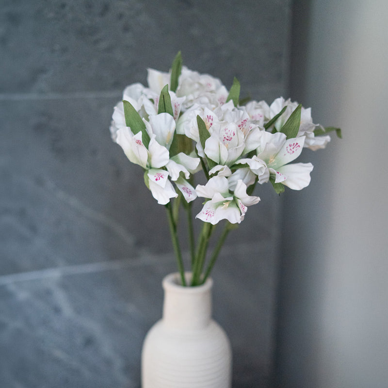 Lys des Incas en papier blanc et vert