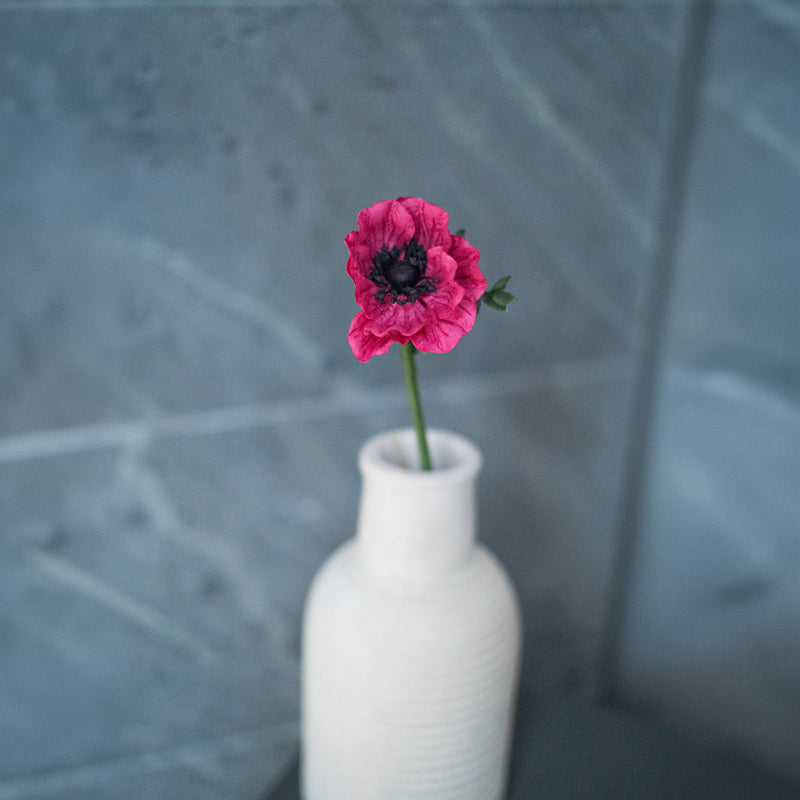 Petite anémone en papier fuchsia