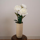 Pivoine blanche artificielle, détail des pétales et du cœur - Flowrette