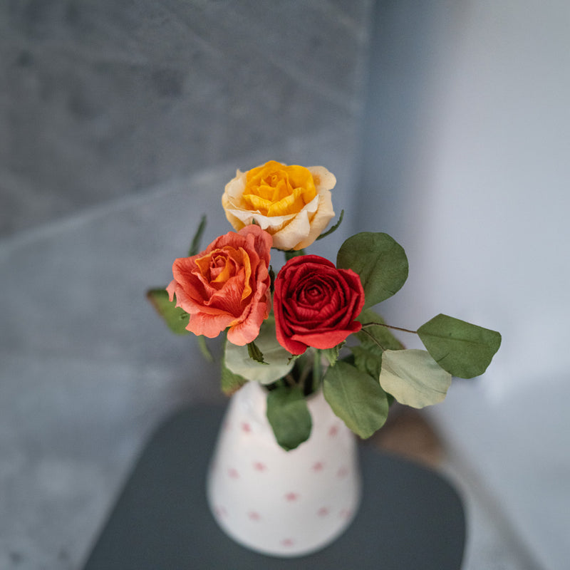 Trio de roses en papier