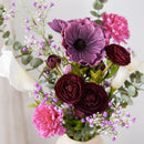 Bouquet de fleurs artificielles Emeline, gros plan sur les fleurs violettes - Flowrette