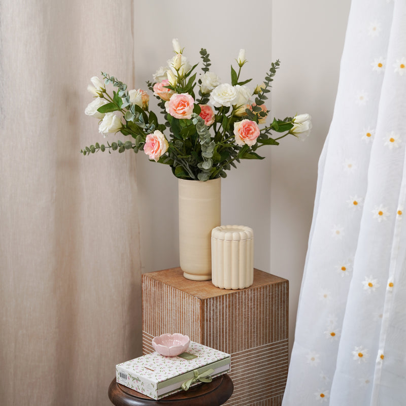 Bouquet de fleurs artificielles Marie, vue en gros plan de la composition - Flowrette