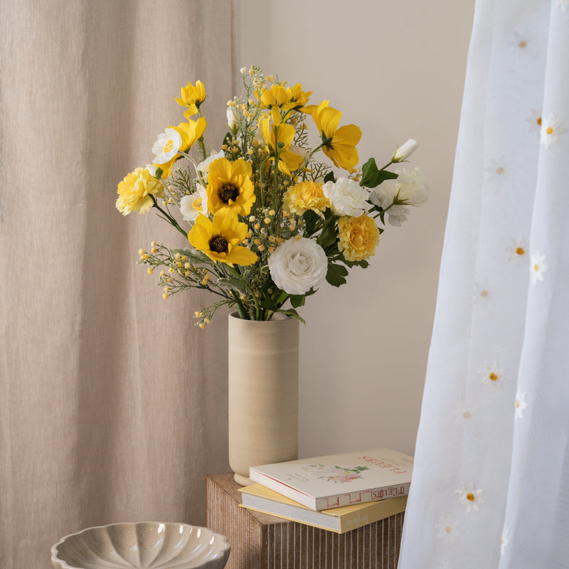 Bouquet de fleurs artificielles Marine, vue de la composition dans un grand vase élégant - Flowrette