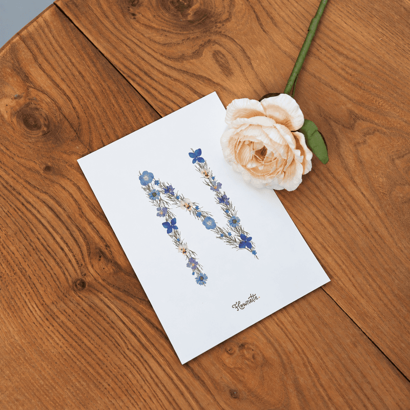 Affiche A5 herbier lettre bleu - Flowrette