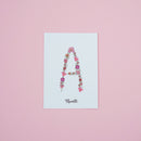 Carte postale herbier lettre rose, initiale fleurie tons rose et vert tendre - Flowrette