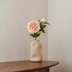 Pivoine pêche artificielle, vue de face pétales doux et réalistes - Flowrette
