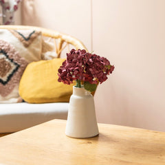 Petit hortensia en papier bordeaux artisanal, vue d'ensemble - Flowrette