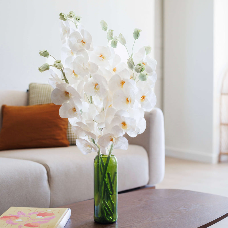 Orchidée en papier blanc fait main, vue rapprochée - Flowrette