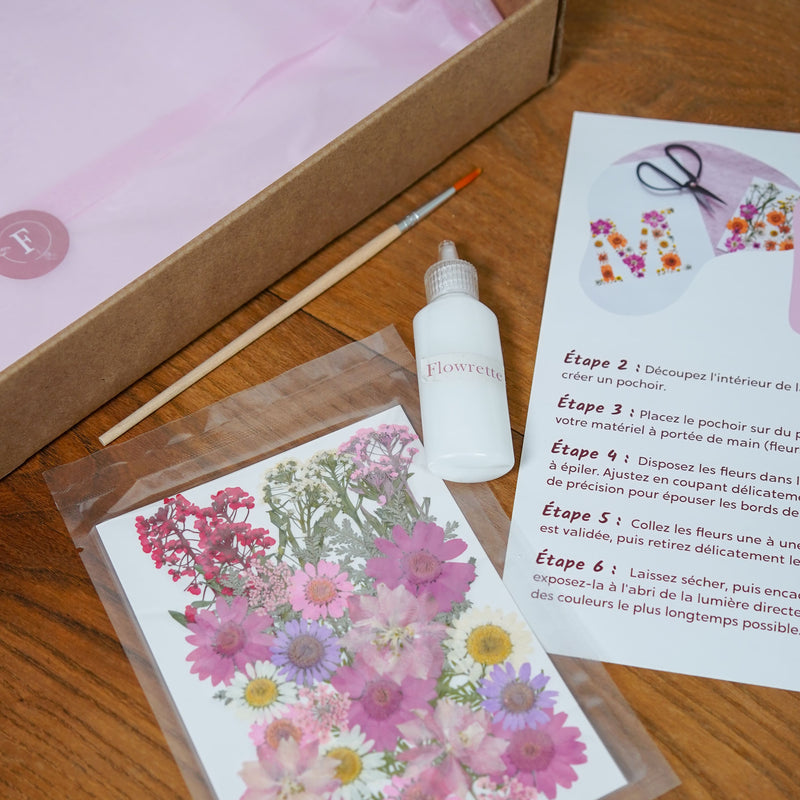 Kit DIY herbier abécédaire rose, fleurs pressées - Flowrette