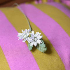 Marguerite en papier blanche, détail artisanal - Flowrette