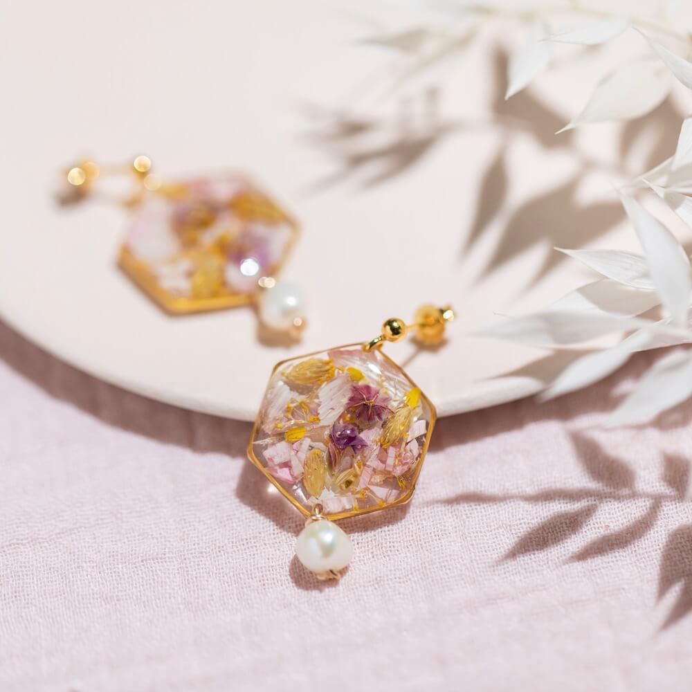 Grandes boucles d'oreilles fleuries Scarlette en résine - Flowrette