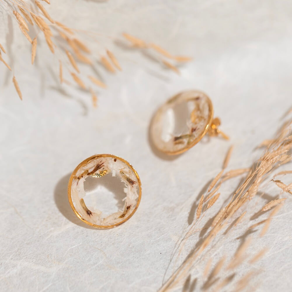 Petites boucles d'oreilles fleuries Alba en résine - Flowrette