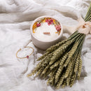 Coffret à la folie avec bougie et fleurs, vue de face - Flowrette