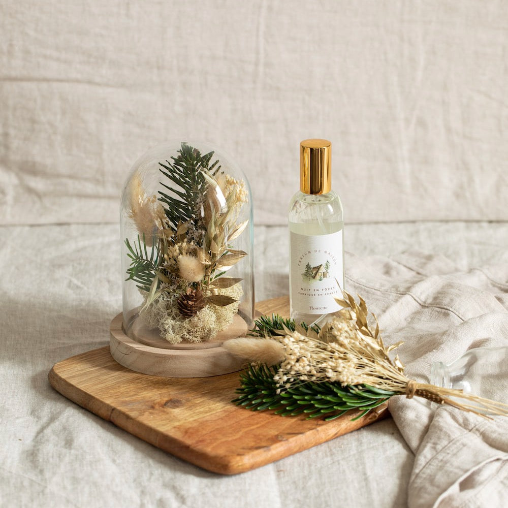 Coffret magie de Noël avec bougie et décoration, vue de face - Flowrette