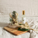 Coffret magie de Noël avec bougie et décoration, vue de face - Flowrette