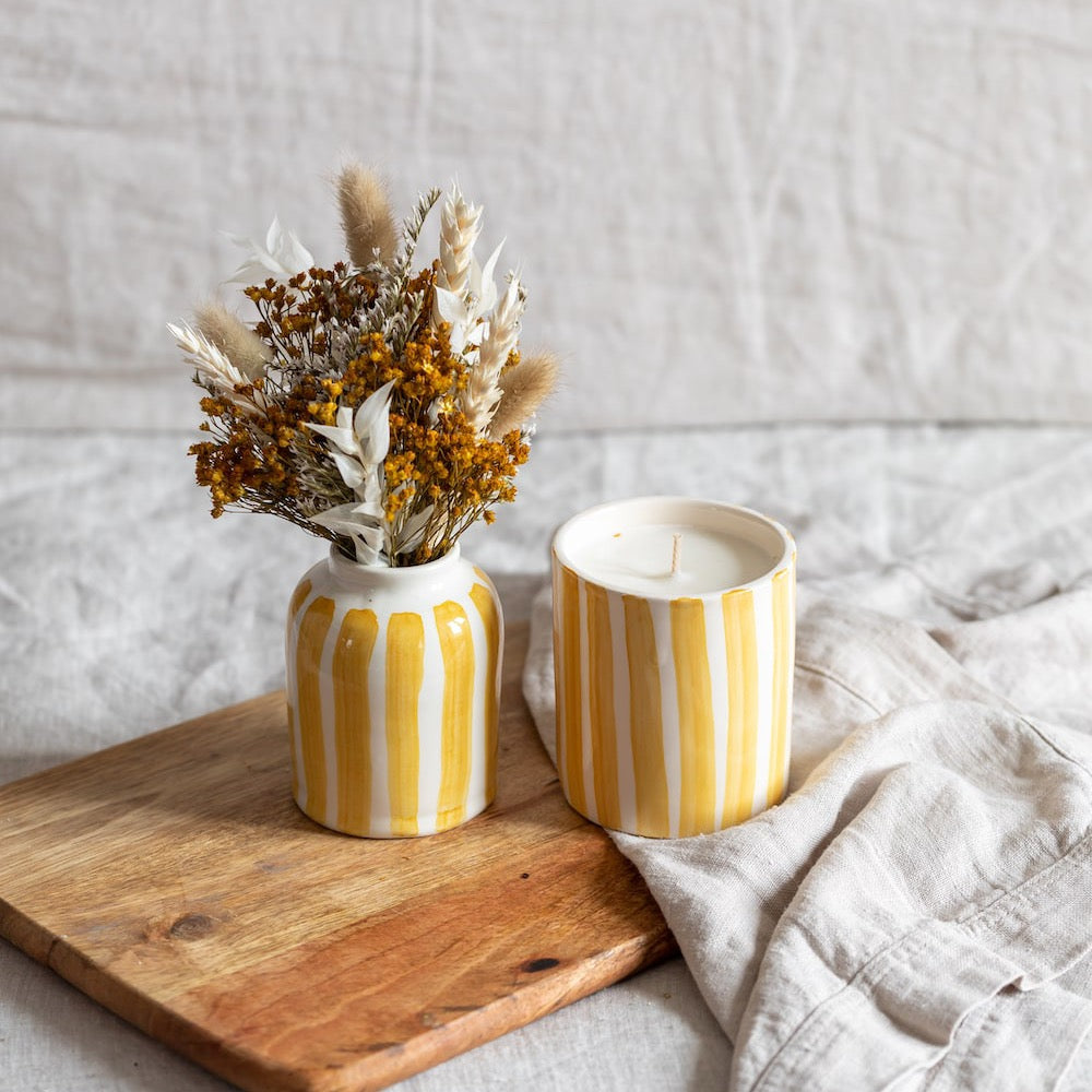 Coffret matchy jaune avec accessoires assortis, vue de face - Flowrette