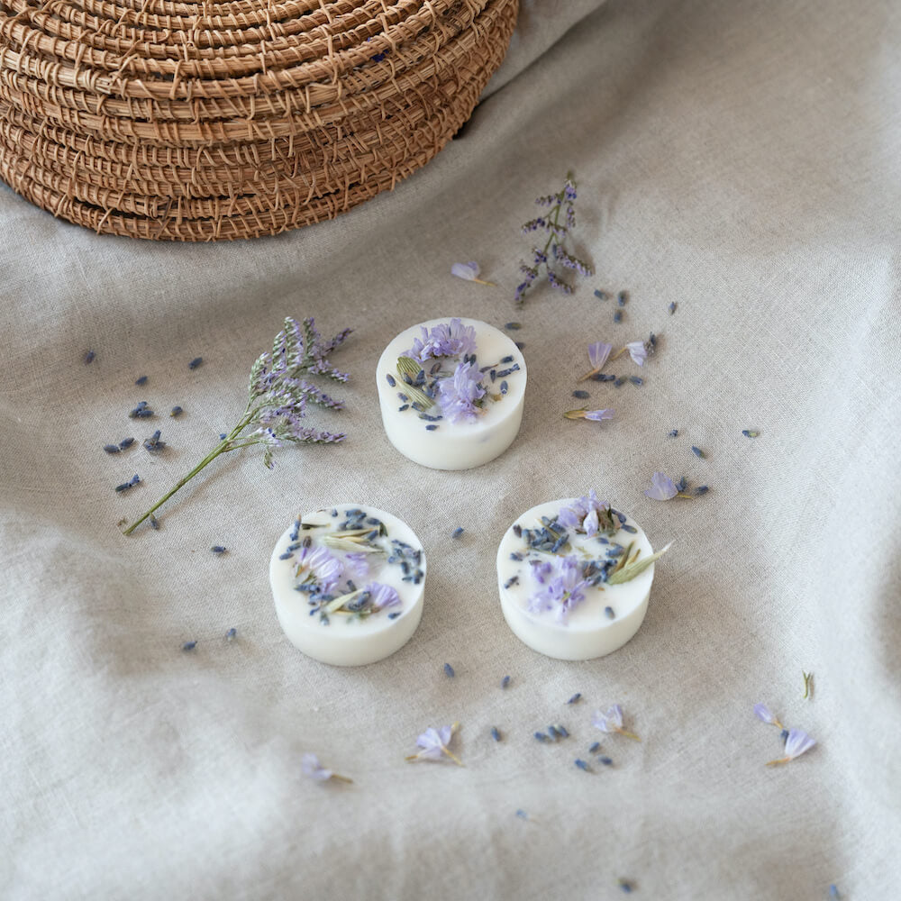 Fondants fleuris parfum Musc en cire végétale, vue principale - Flowrette